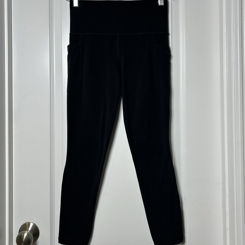 Athleta Black Salutation Stash Pocket II 7/8 High Rise Leggings Clean Girl Style